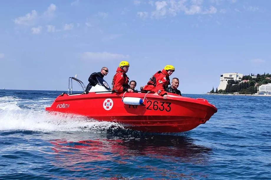 roto 450s - nepotopiva brodica (rescue - za profesionalce i žurnost) - slika 7