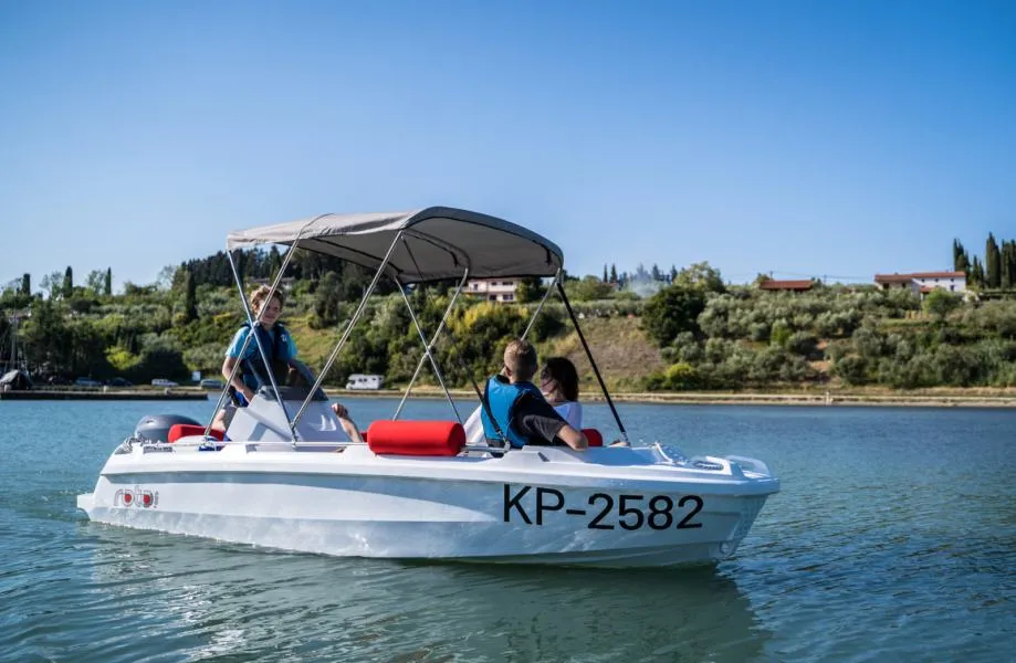 roto 450s family - nepotopiva brodica - slika 15