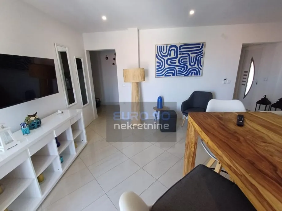rovanjska-lijepa samostojeća kuća sa dva stana, 150 m od mora - slika 22