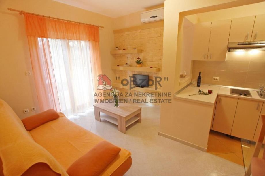 sukošan-apartmanska kuća sa 7 apartmana - slika 6