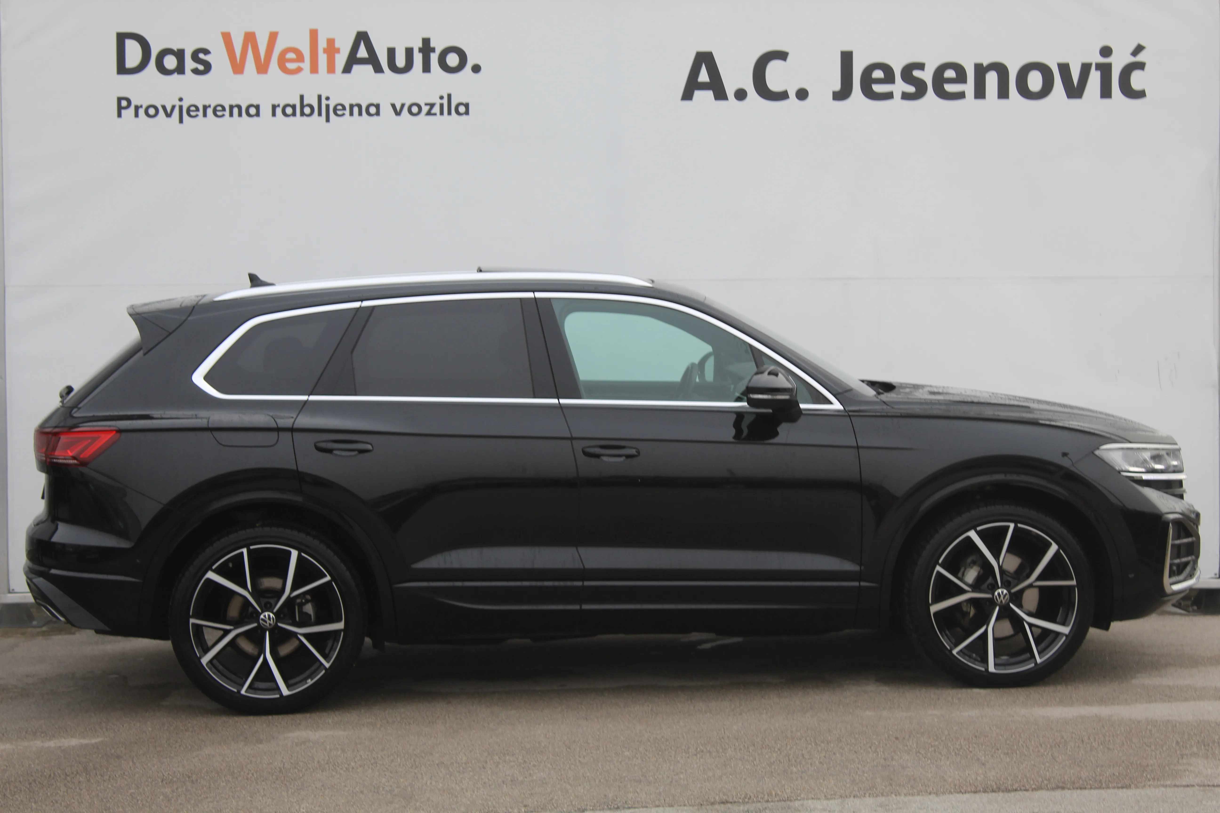 13071 volkswagen touareg pa 3.0 v6 tdi 4m r-line - slika 4