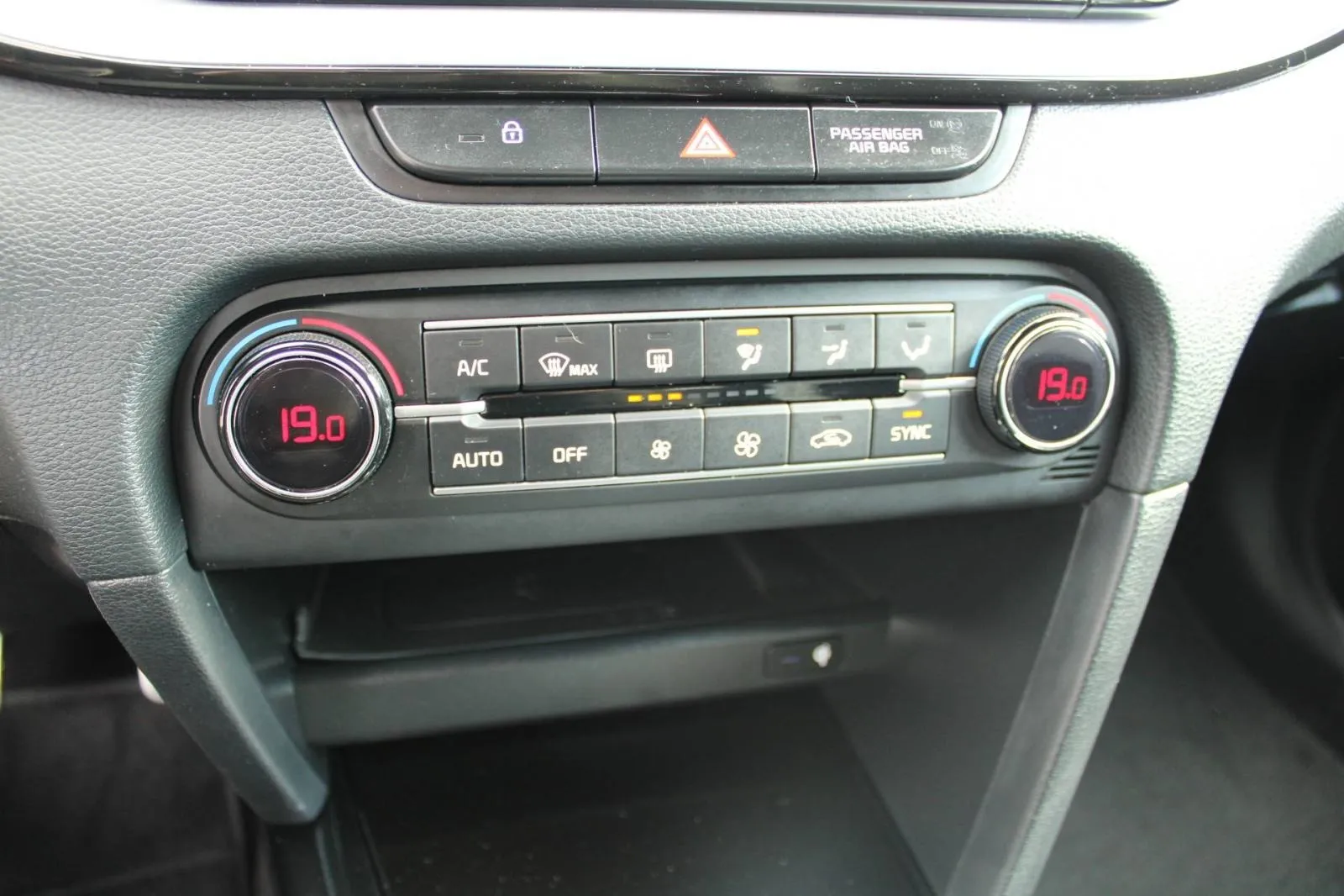 kia ceed sportswagon 1.6 crdi gt line *led, navigacija, kmaera* - slika 18