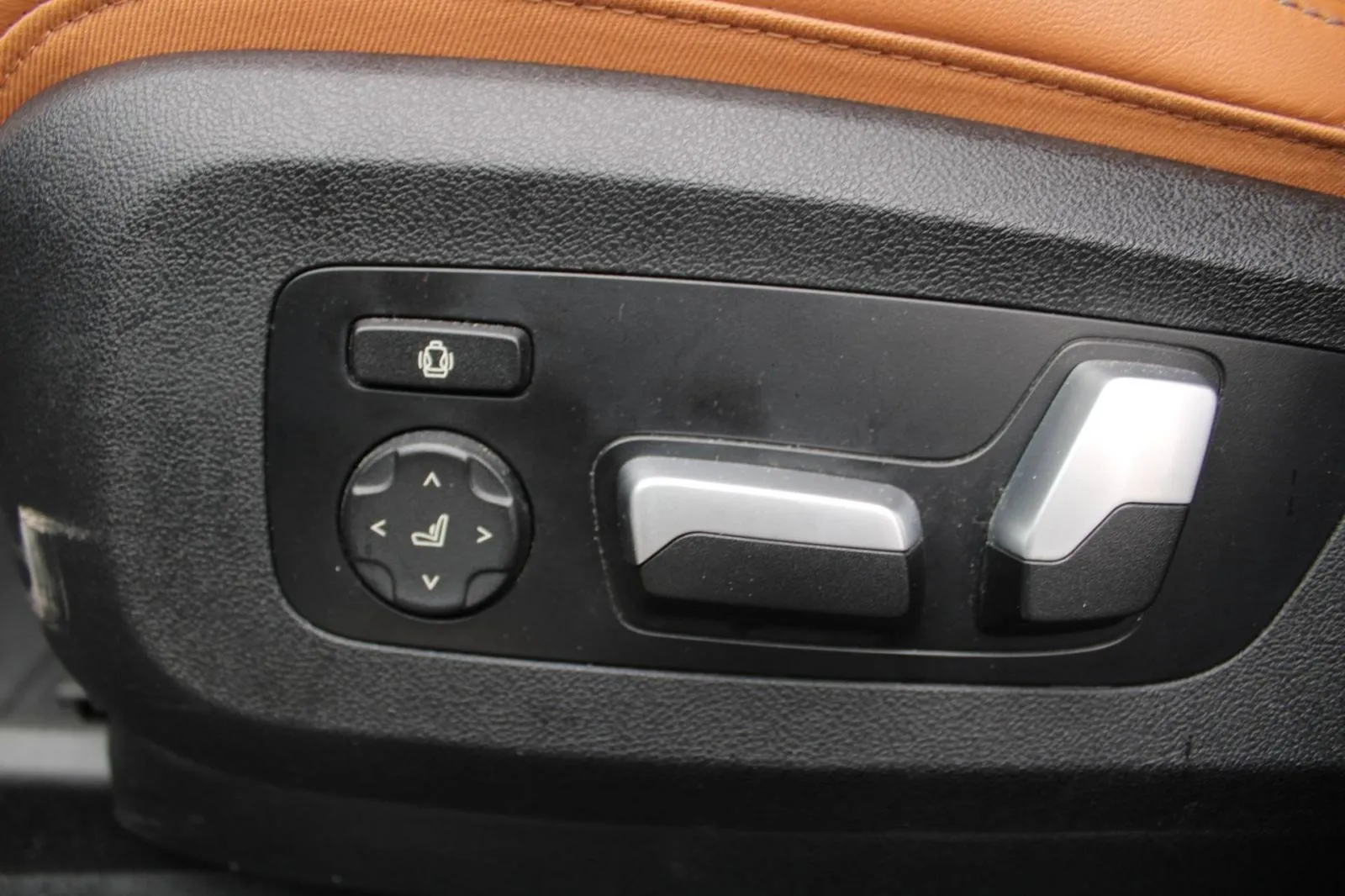 bmw x6 30d xdrive m-paket *led, navigacija, kamera* - slika 10