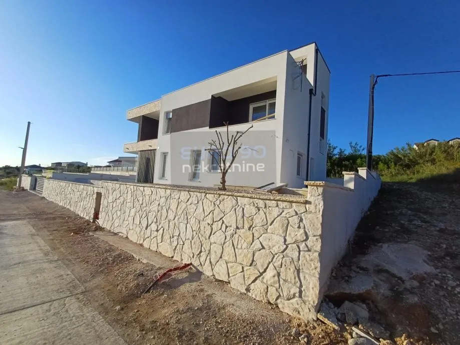 rtina-nova luksuzna villa s bazenom i panoramskim pogledom na more - slika 3