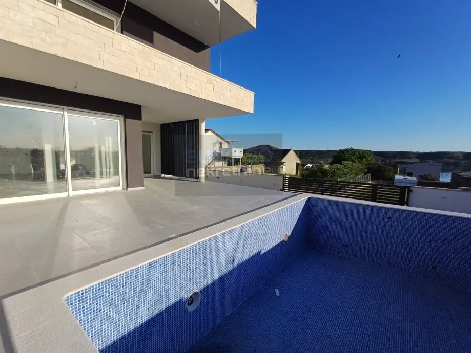 rtina-nova luksuzna villa s bazenom i panoramskim pogledom na more - slika 9