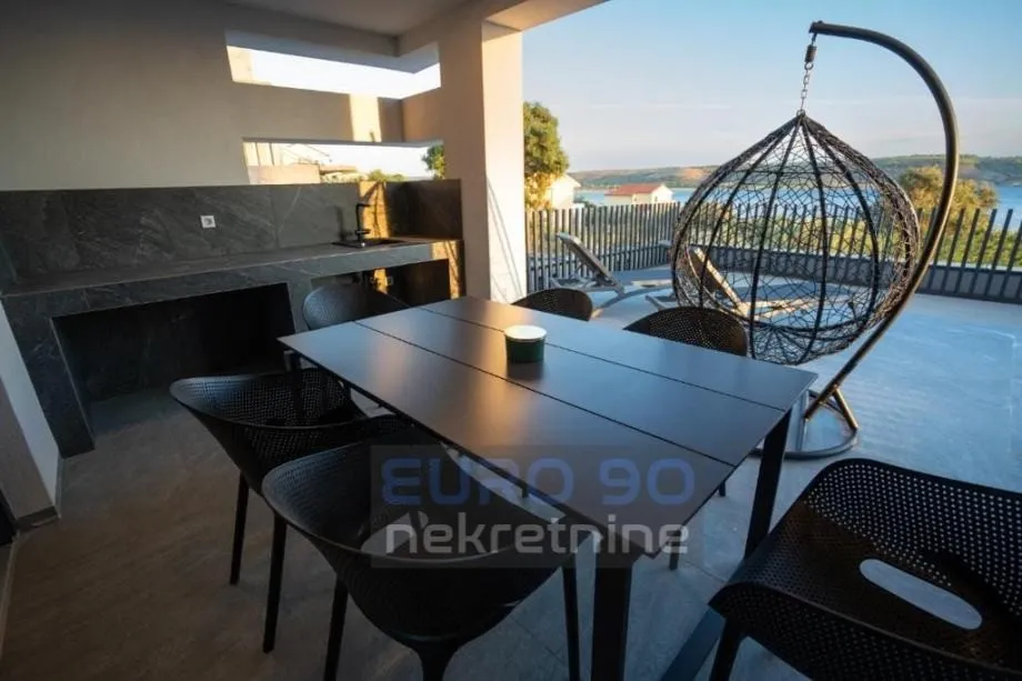 rtina-moderna vila sa dva stana i panoramskim pogledom na more - slika 17