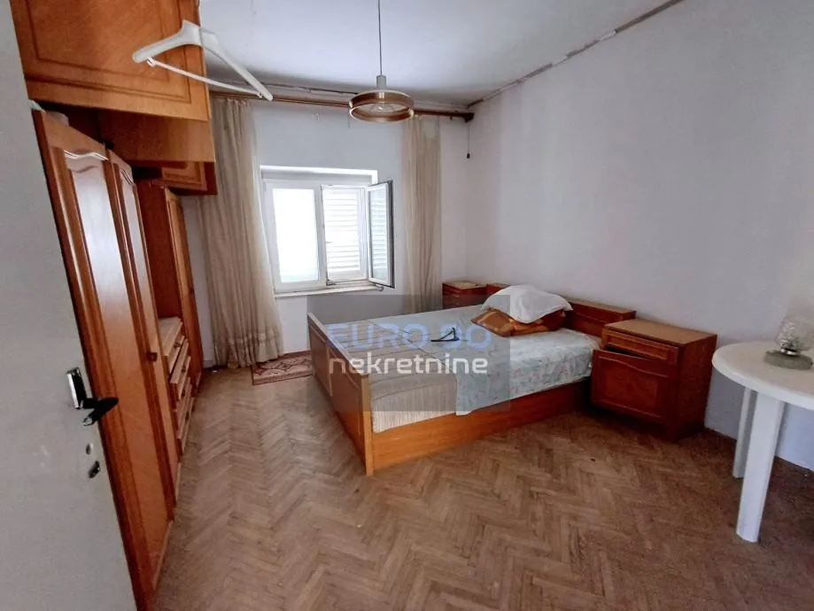 rtina-obiteljska kuća u samom centru mjesta s pogledom na more - slika 22