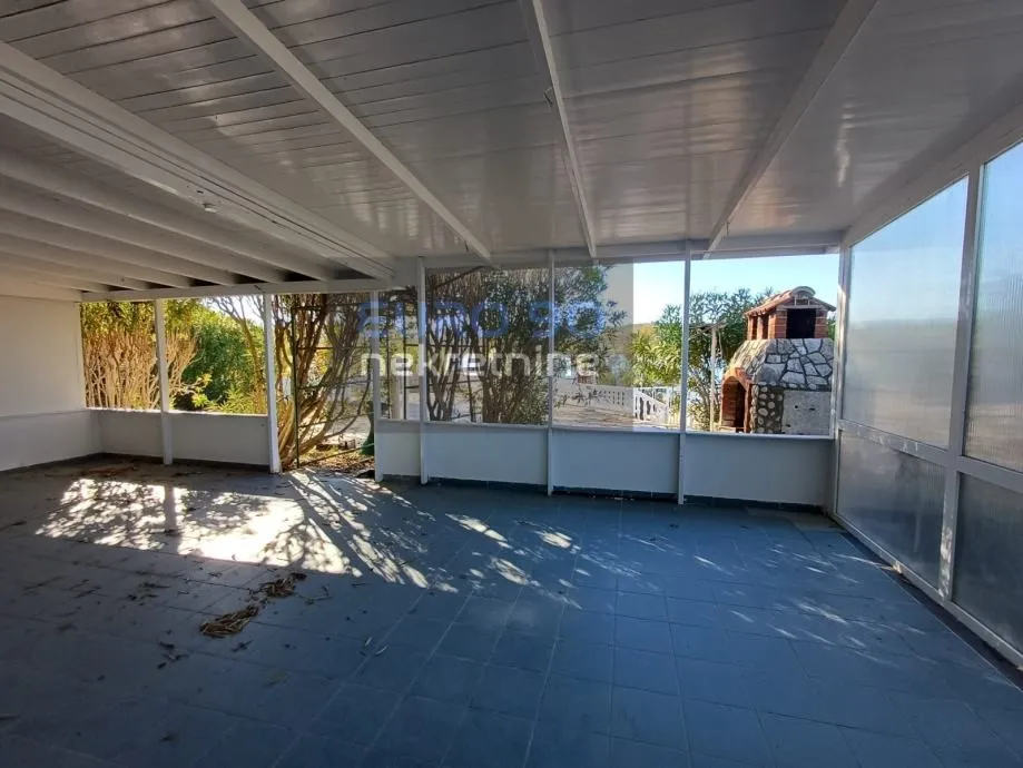 rtina- velika kuća s 12 apartmana, 1.red do mora i prekrasne plaže - slika 15