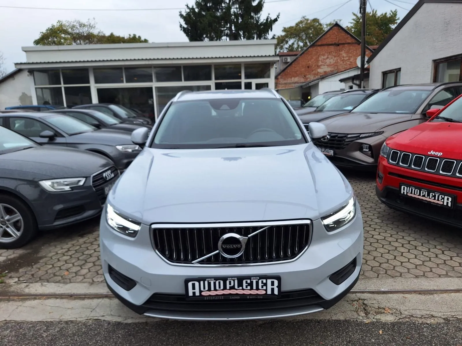 volvo xc40 t4 plug-in hybrid - slika 8