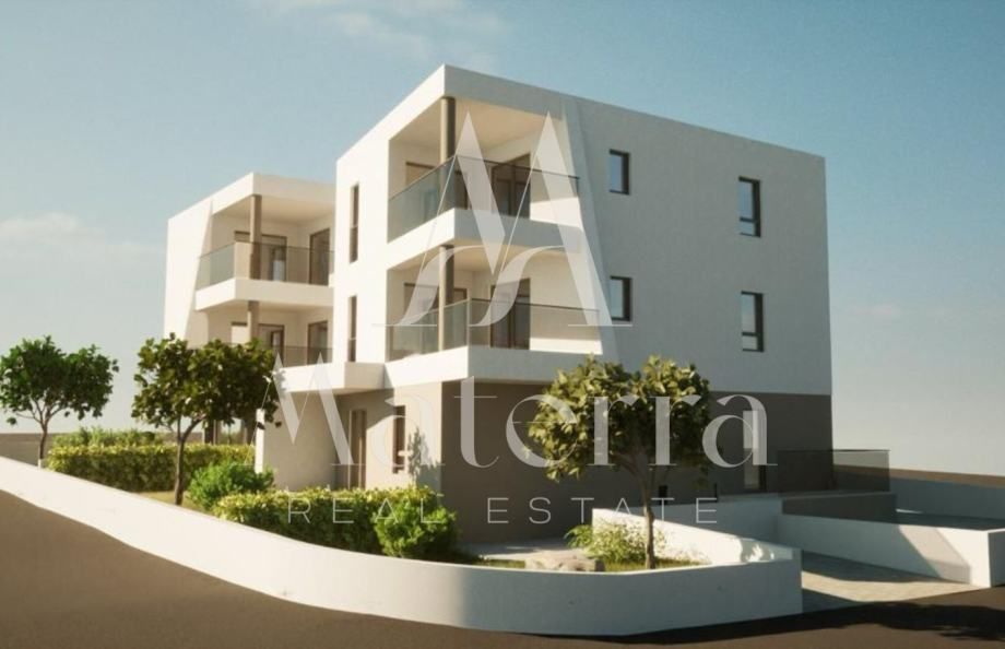 vodice, stan s3 - 91,17m2, prizemlje, veliki vrt, 400m od plaže - slika 4