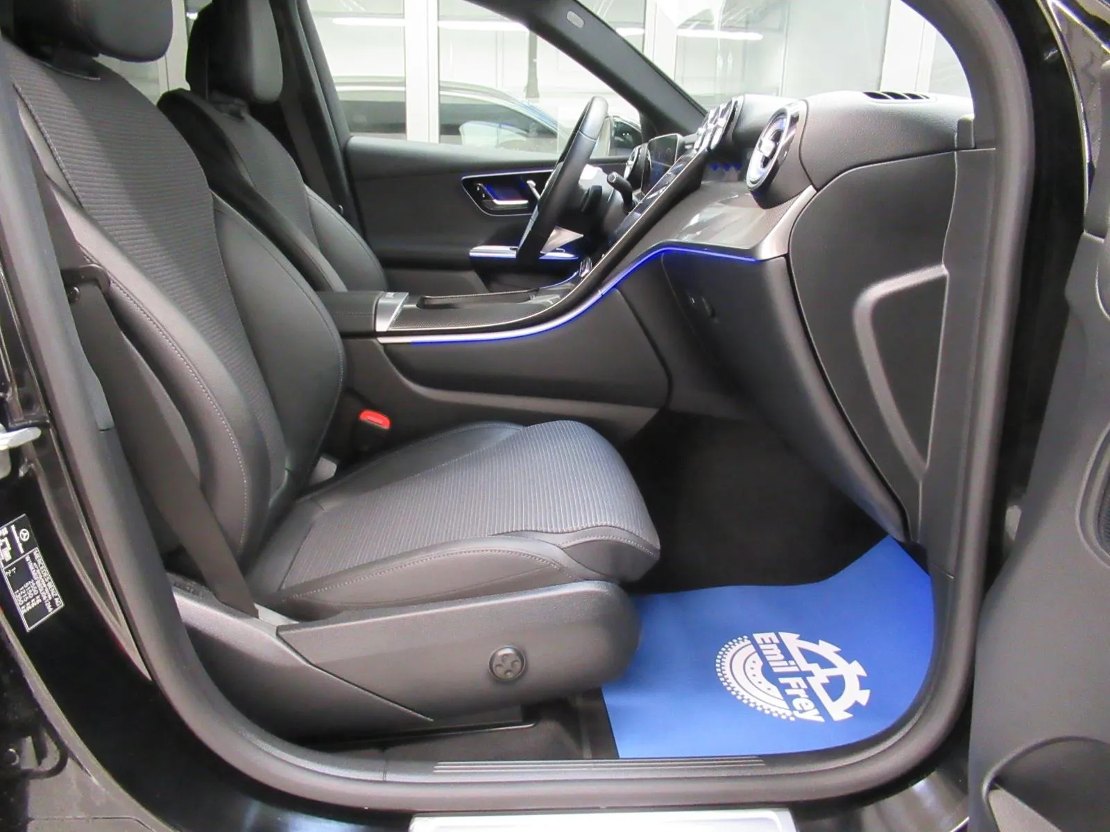 mercedes-benz glc 220 d 4matic avantgarde advanced plus - slika 10
