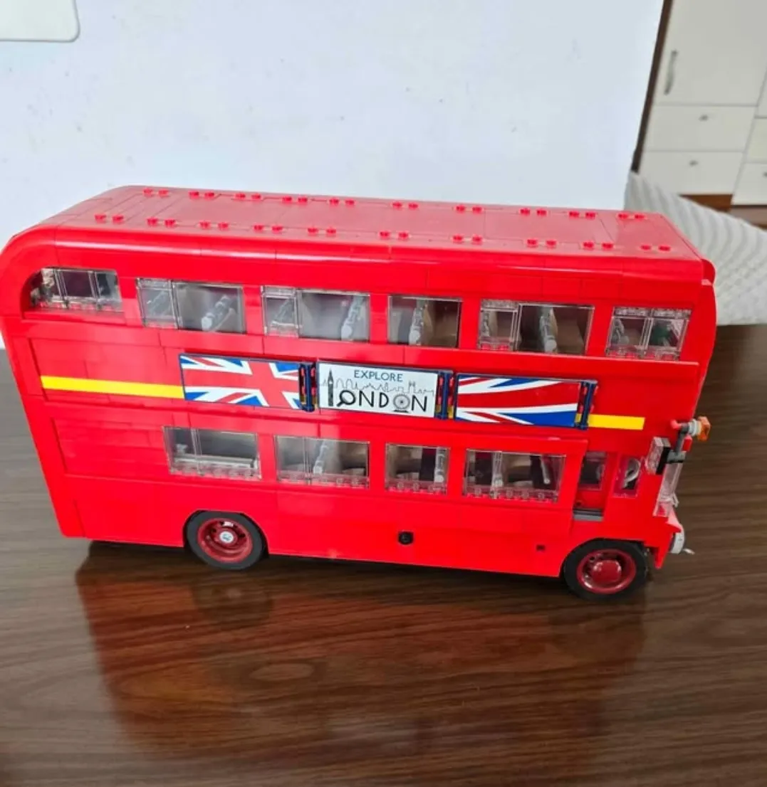 prodajem lego 10258 - london bus - slika 2
