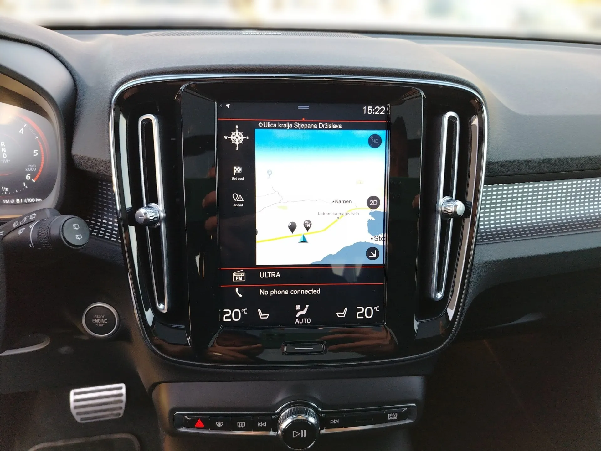 volvo xc40 d3 - slika 9