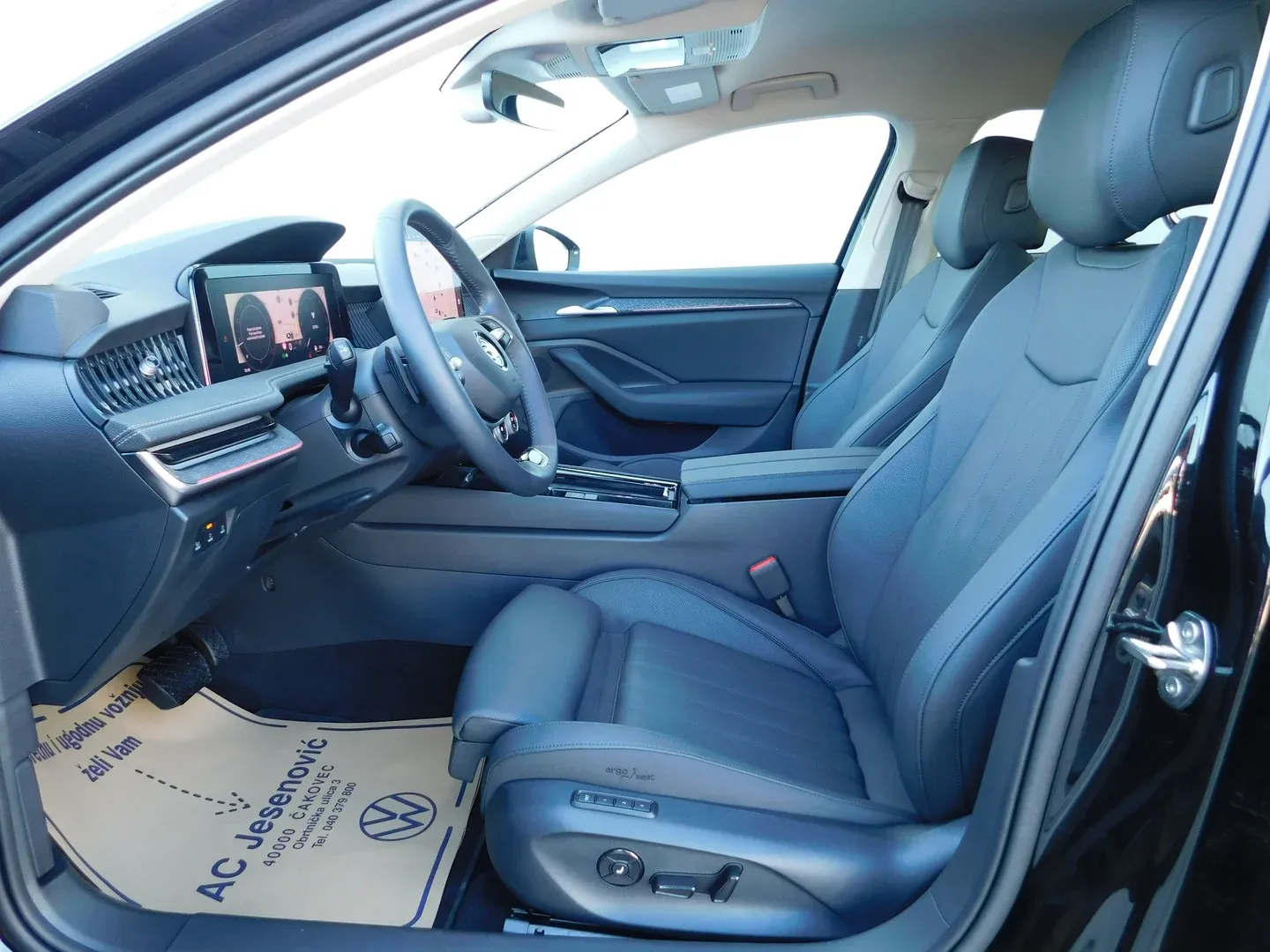 11379 škoda superb selection 2.0 tdi dsg - slika 8