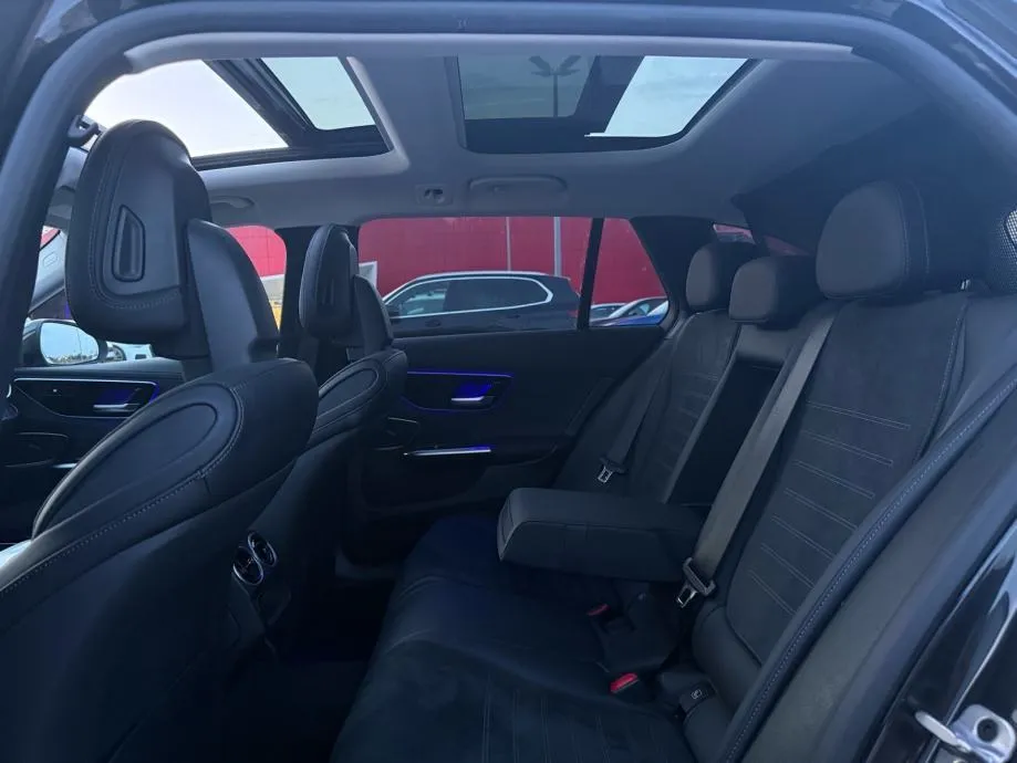 mercedes-benz c200d t amg line *pano, vrhunsko stanje, 2 seta kotača* - slika 13