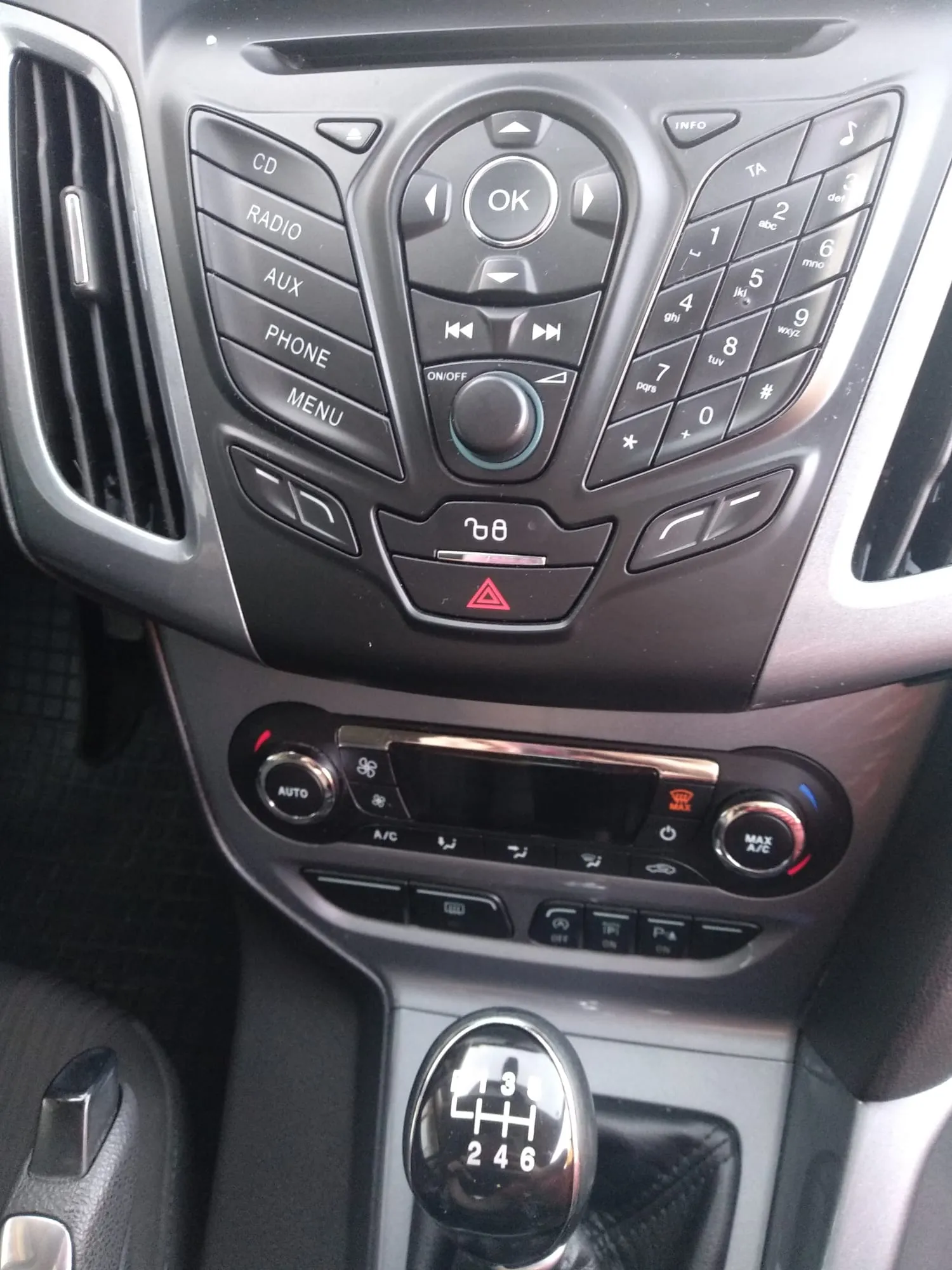 ford focus 1,6 tdci titanium 2011. godina, registriran do 02-2027 - slika 6