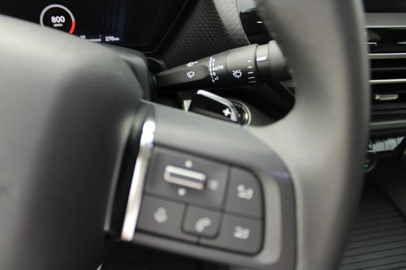 citroen c5x 1.2 puretech automatik *led,navigacija,kamera* - slika 17