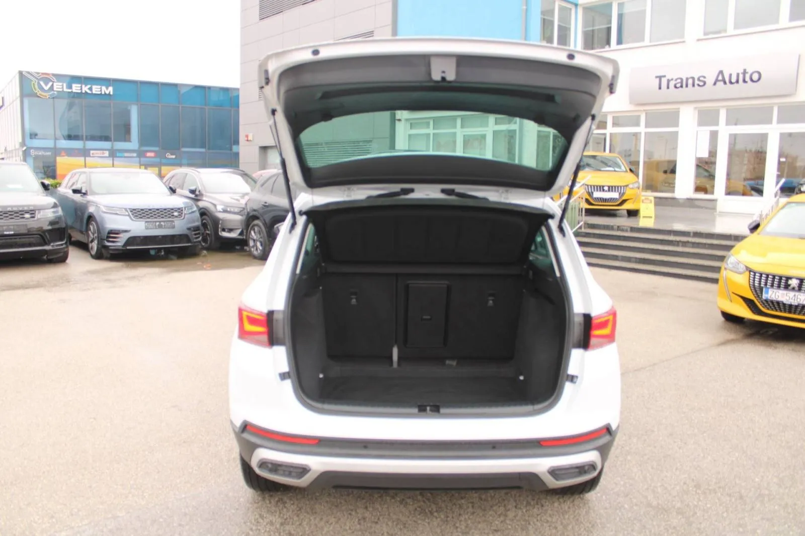 seat ateca 2.0 tdi dsg *led,navigacija* - slika 8