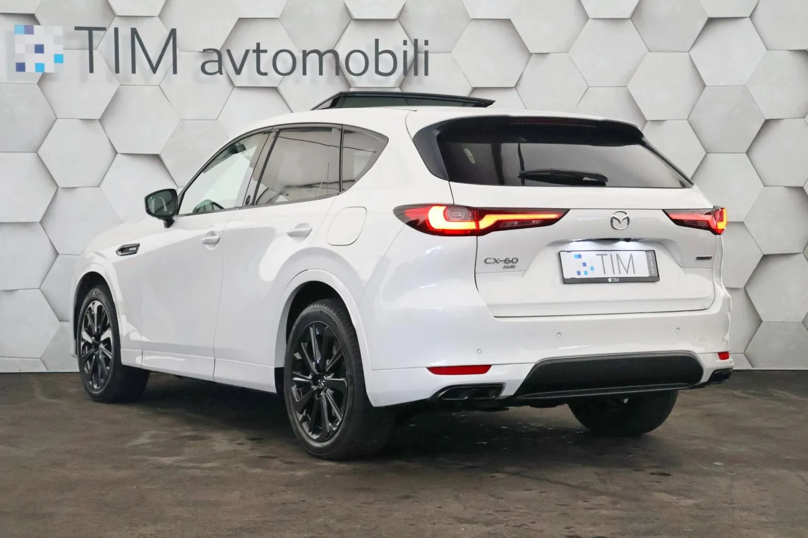 mazda cx-60 3.3 e-skyactive d 4wd at8 homura 254ks pano bose - slika 4