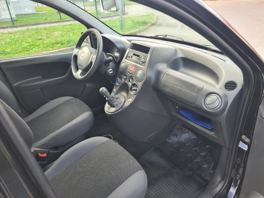 fiat panda 1,1,2009 god, 120000 km, klima,kartice - slika 10