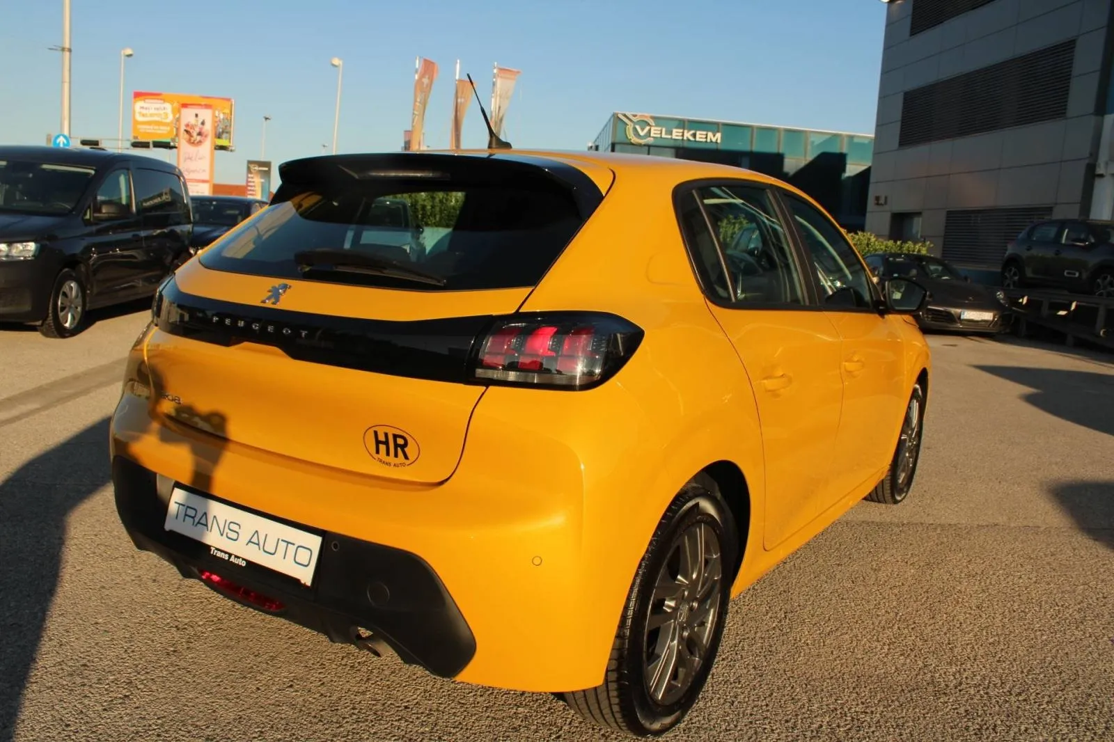 peugeot 208 1.2 puretech 100 - slika 5