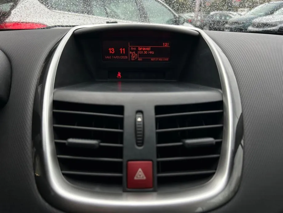 peugeot 207 sport 1,4 vti + plin - 2011 - garancija - reg 1 god !!! - slika 13
