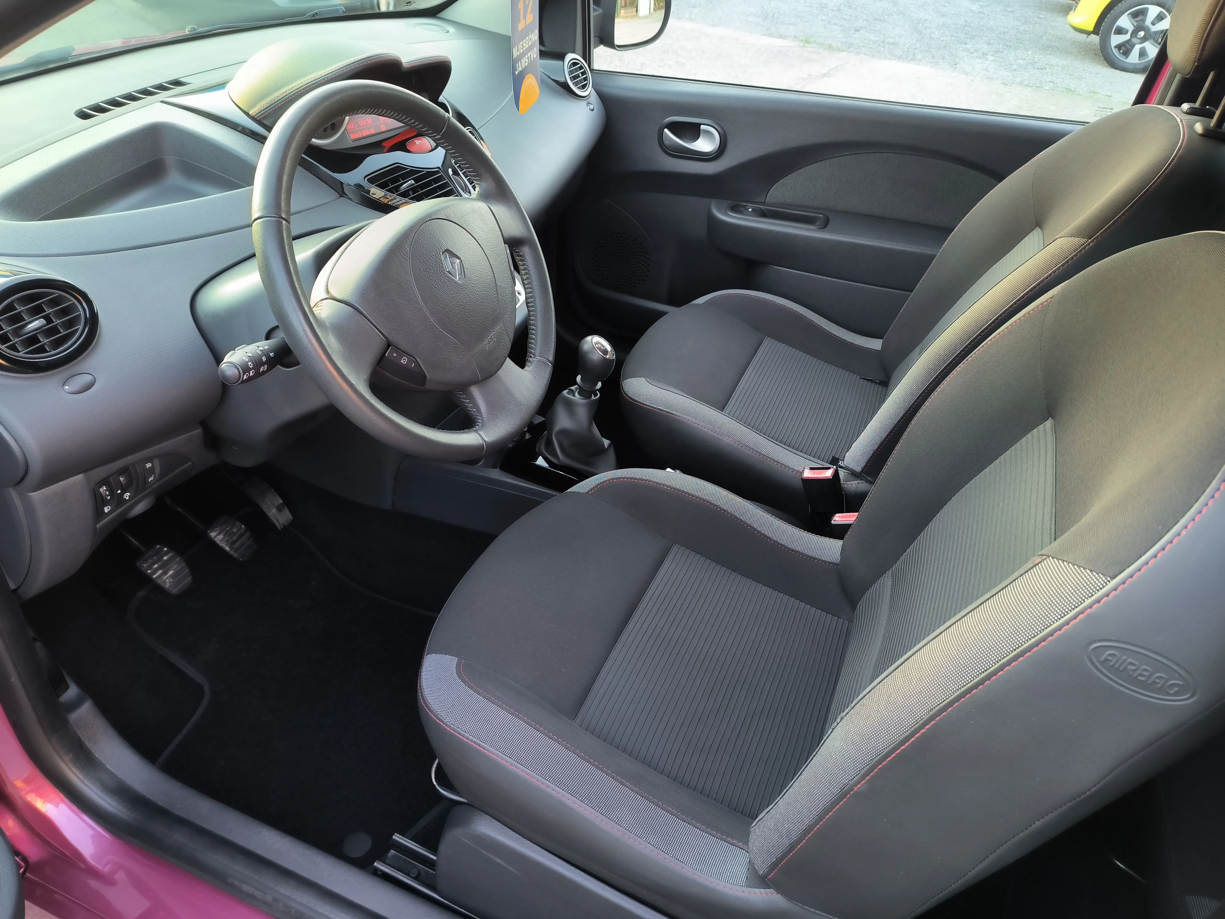 renault twingo 1,2 dynamique, v. servis, jamstvo, reg. 1 godinu - slika 11