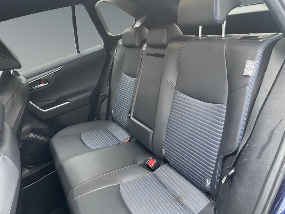 toyota rav4 2,5 hev style tech - slika 9