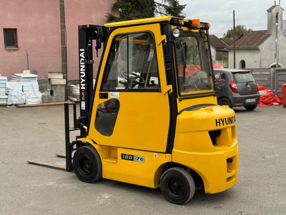 hyundai 18d viličar - slika 2