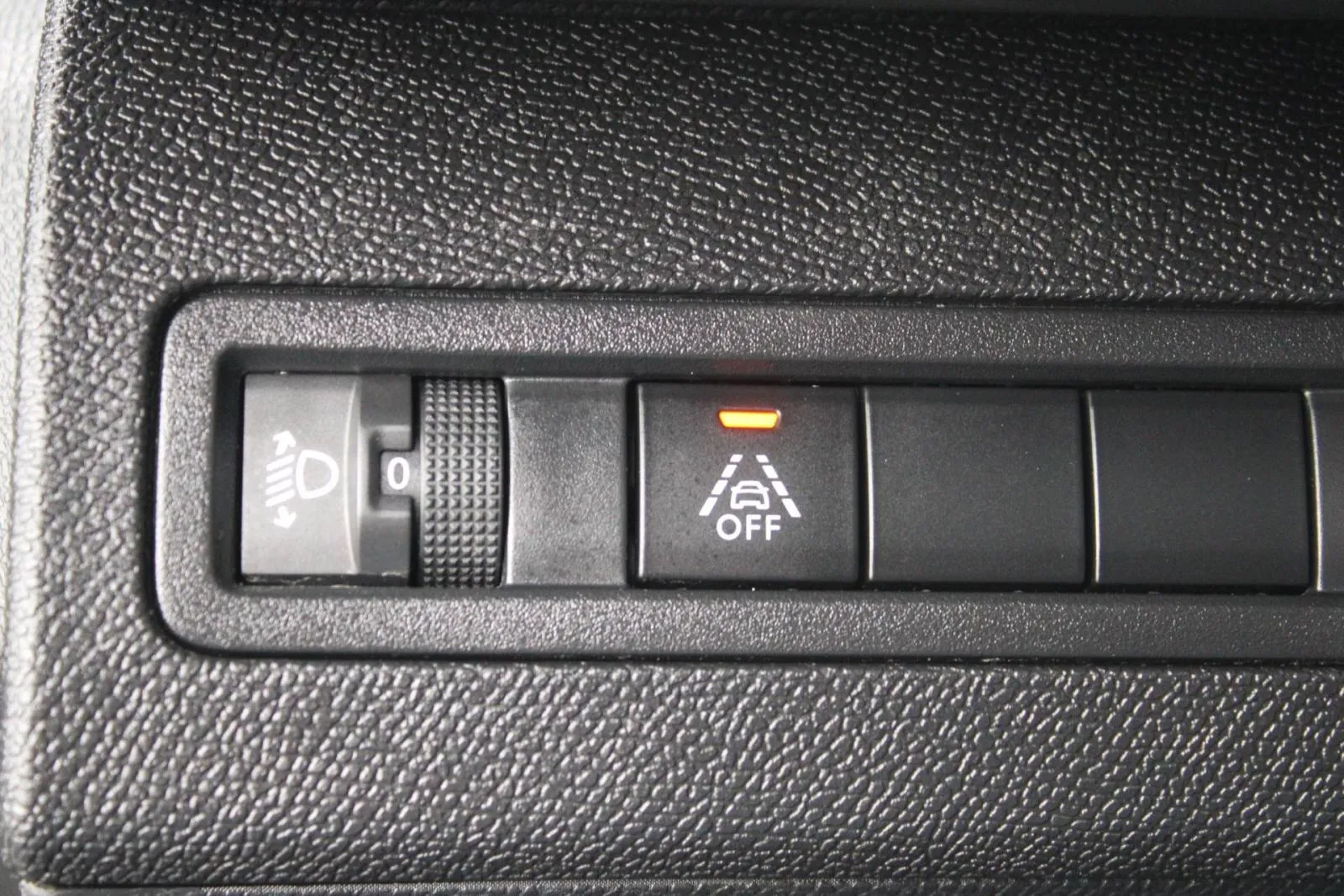 peugeot 3008 1.5 hdi automatik allure *led, navigacija, kamera* - slika 16