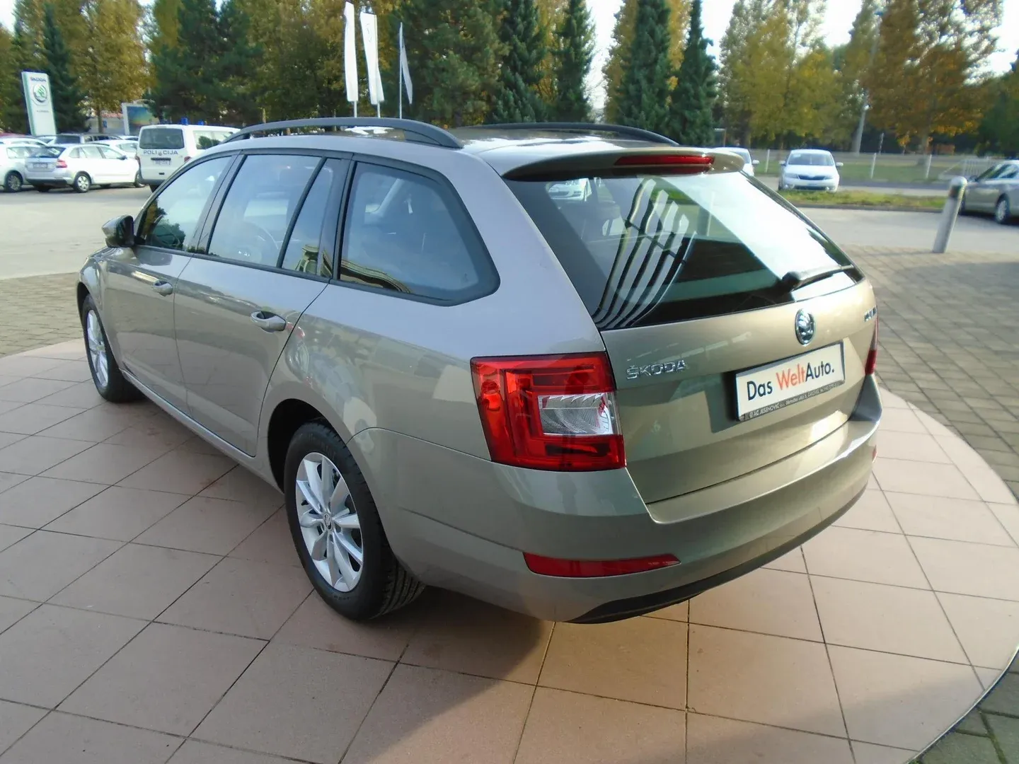 03202 škoda octavia combi style 1.6 tdi dsg - slika 6