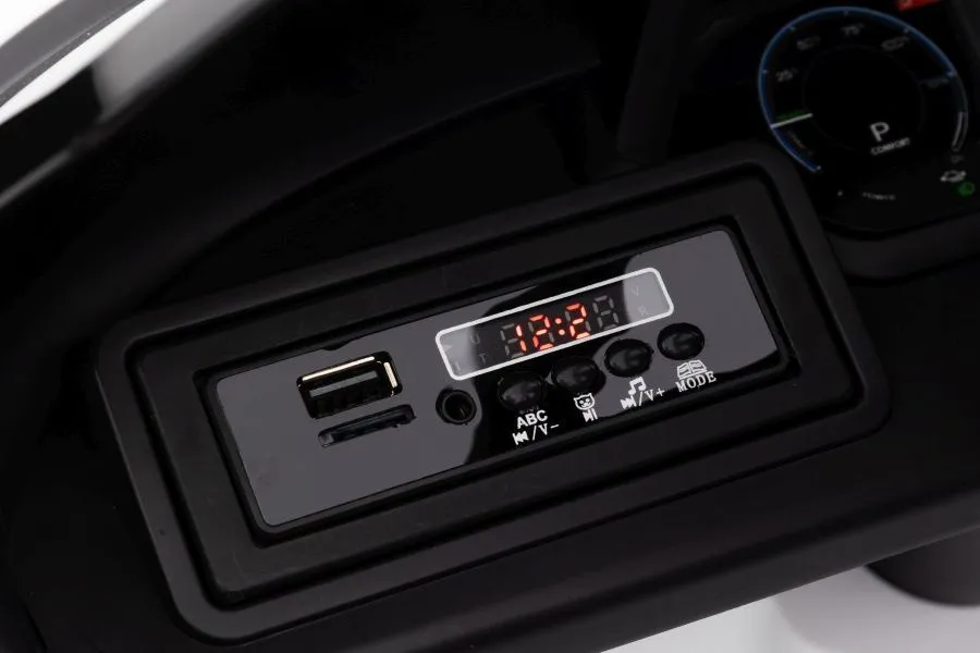 licencirani auto na akumulator audi e-tron gt 4 x 4- bijeli - slika 7