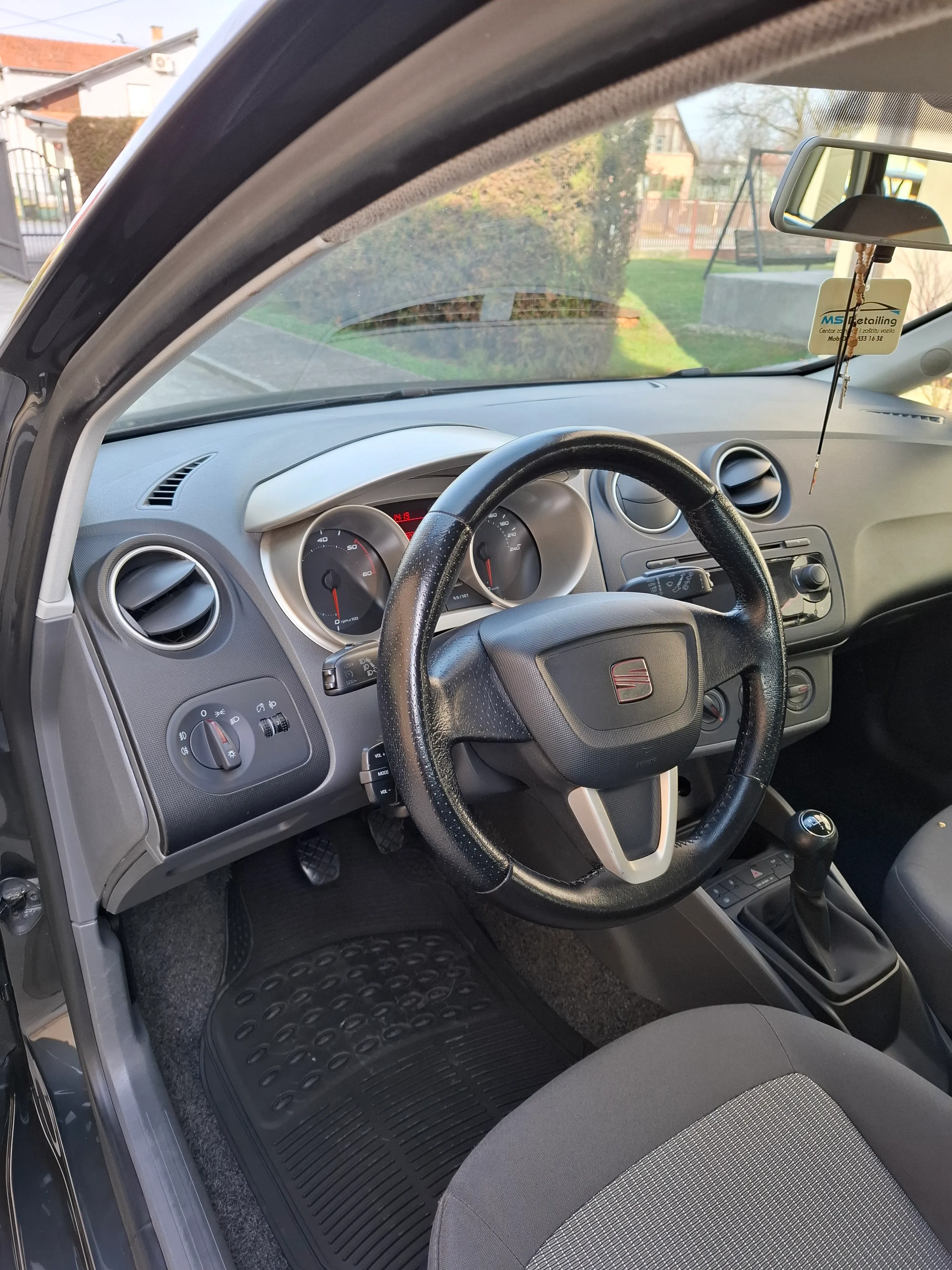 seat ibiza 2010g.1.2tdi,55kw.200000km - slika 8