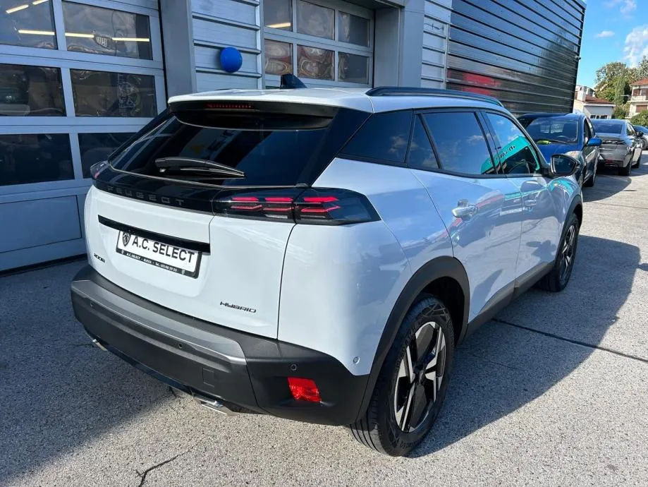 peugeot 2008 hybrid 136 - 2025 - 12.000km gratis zimske gume + reg !!! - slika 6