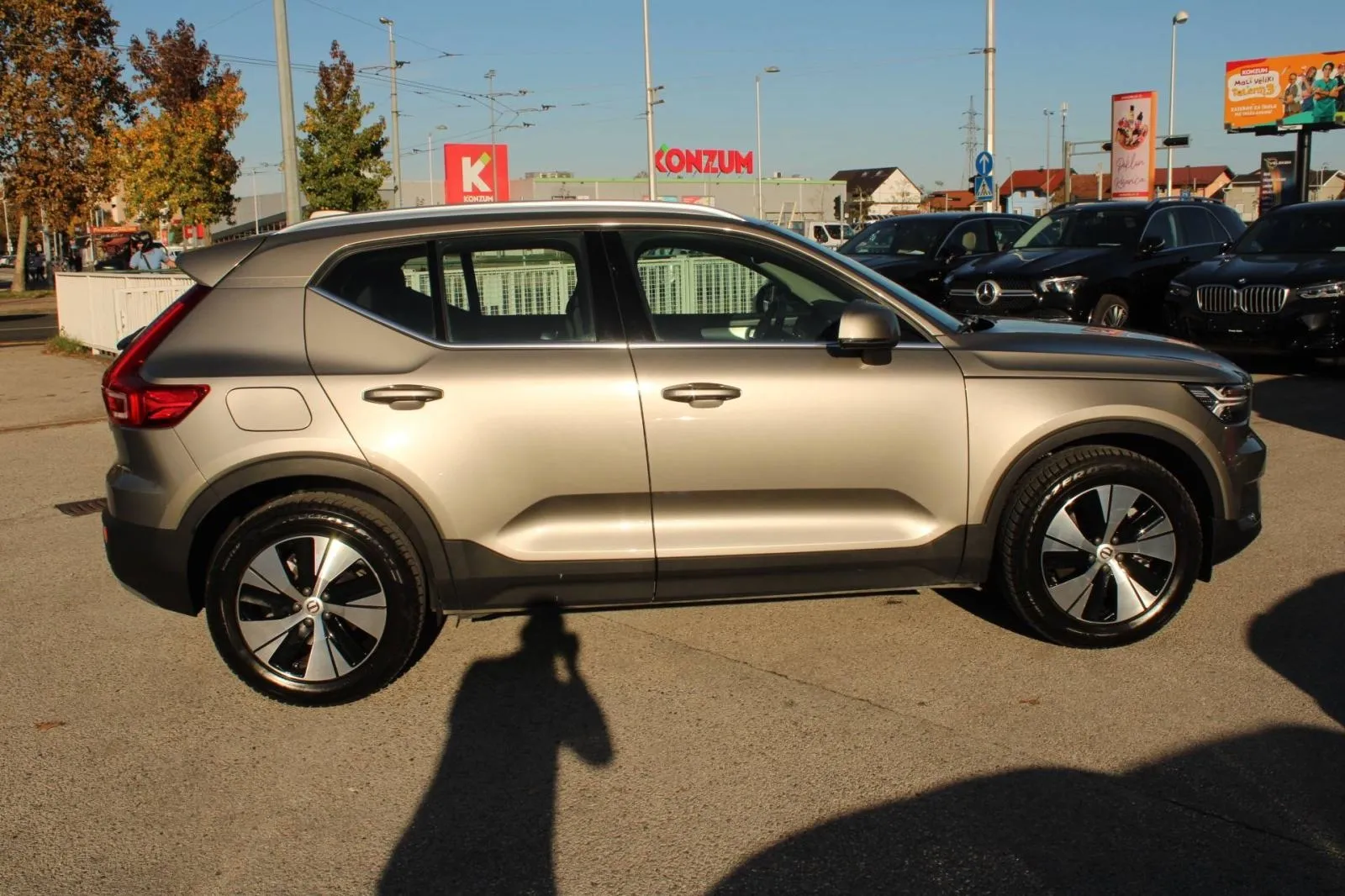 volvo xc40 t5 plug-in hybrid automatik *led, navigacija, kamera - slika 4