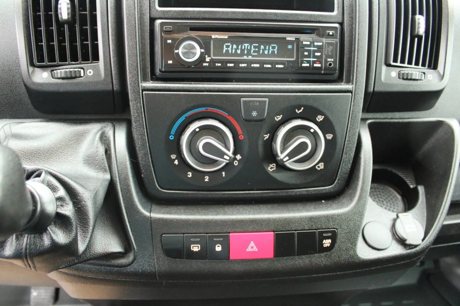 peugeot boxer 2.2 hdi kutija *18.999km*, 2022 god. - slika 4