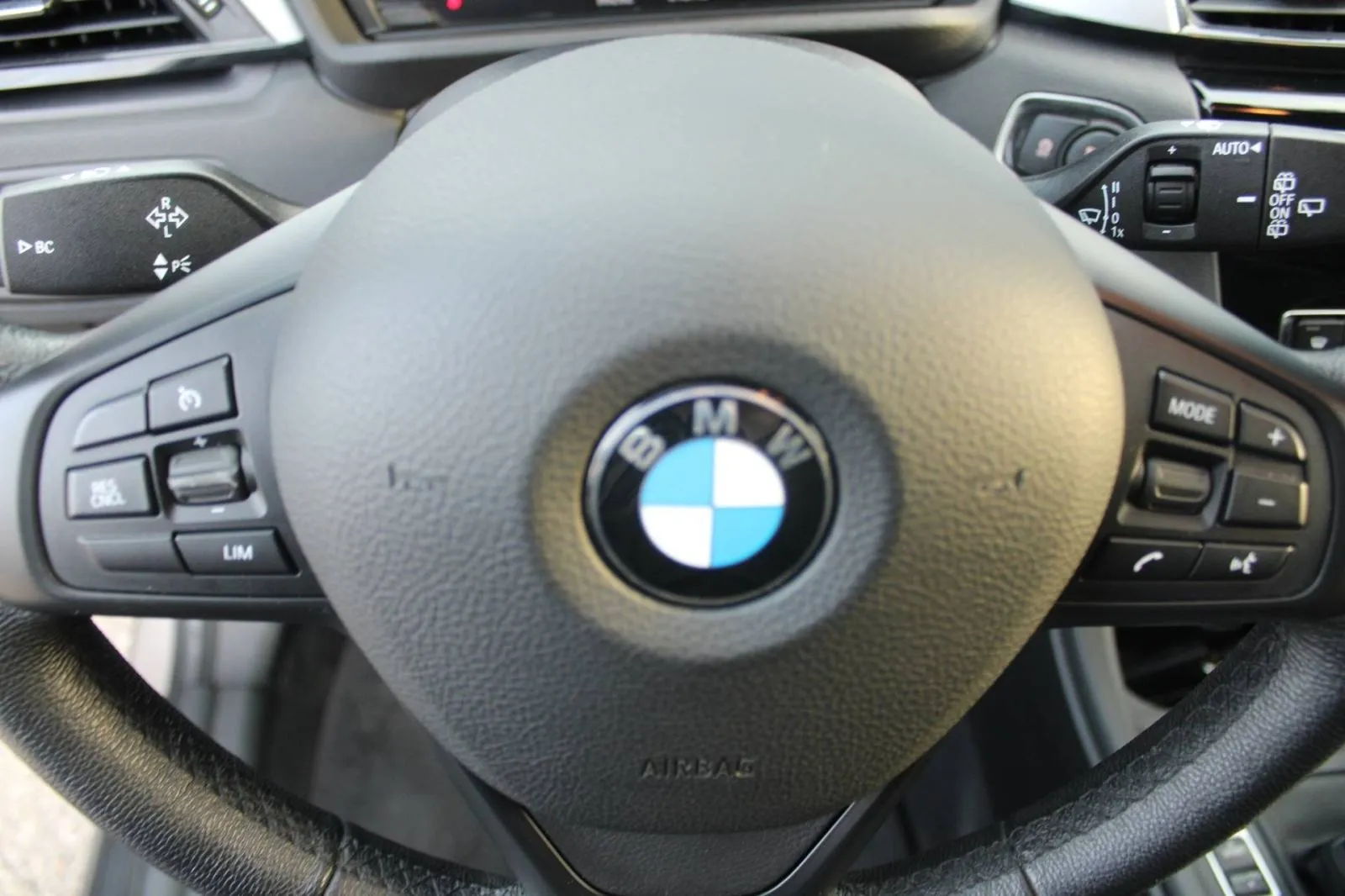 bmw x1 20d xdrive automatik *led, navigacija* - slika 19