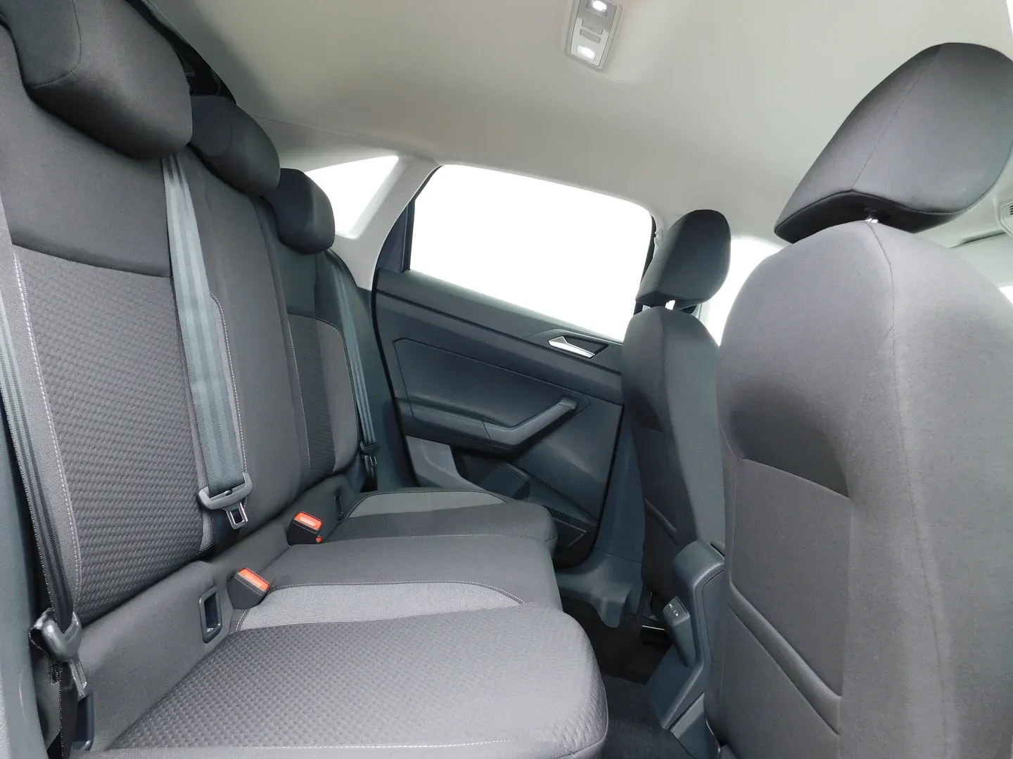 12807 volkswagen taigo 1.0 tsi life plus - slika 13