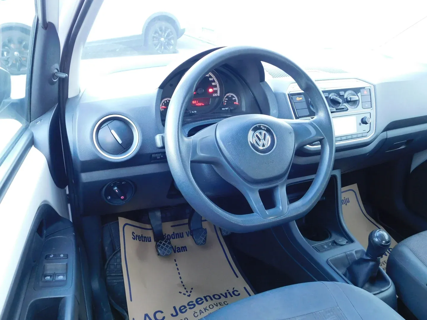 07335 volkswagen up! 1.0 - slika 8
