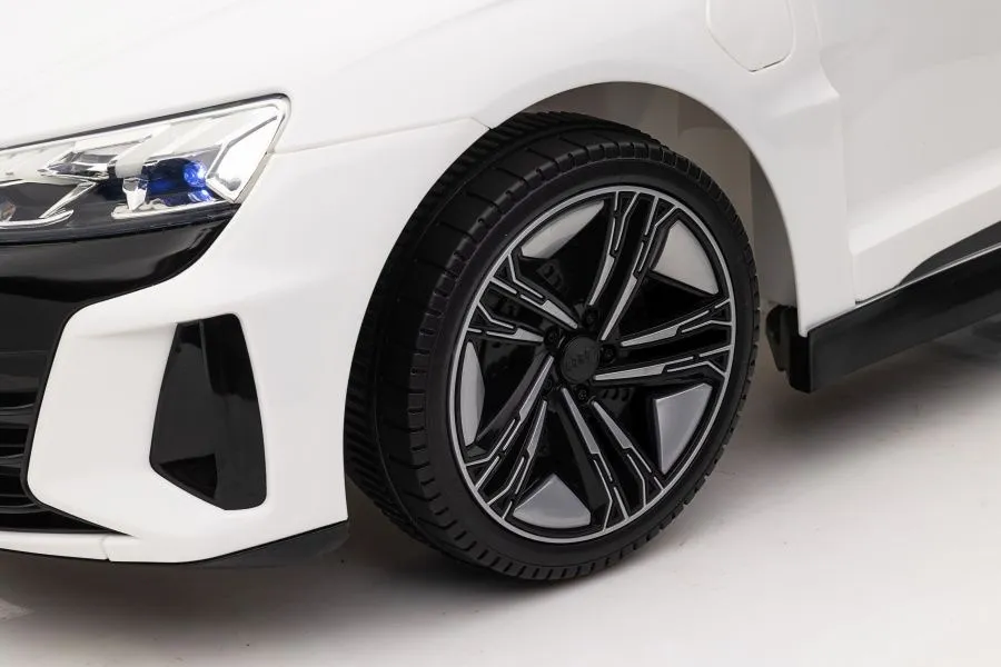 licencirani auto na akumulator audi e-tron gt 4 x 4- bijeli - slika 8