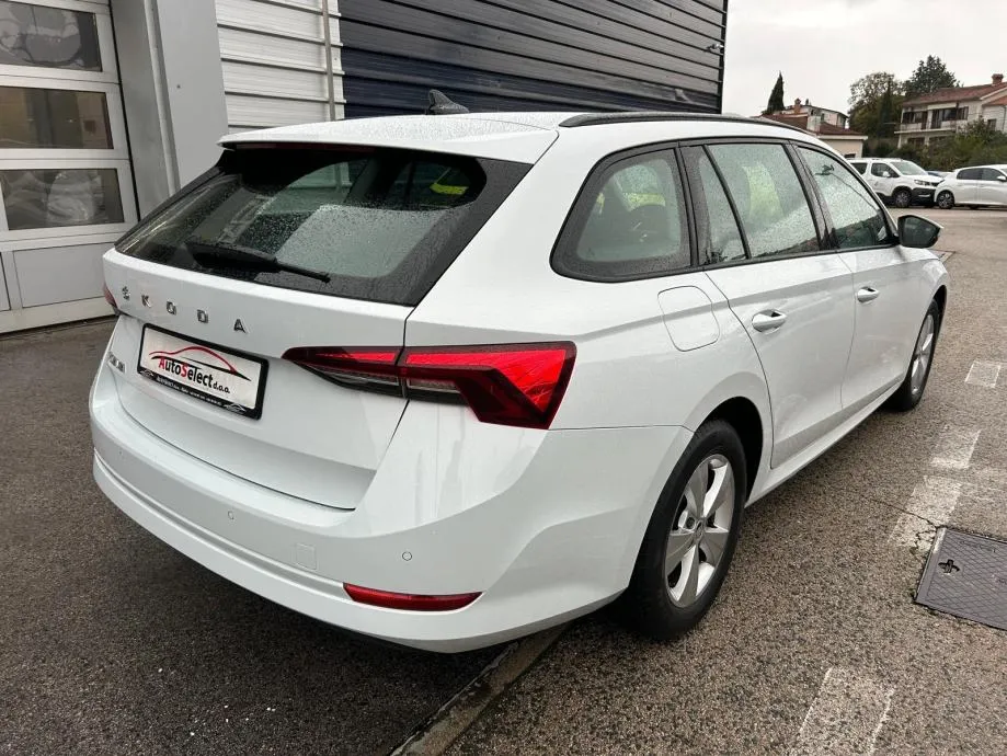 škoda octavia combi 2,0 tdi dsg - 2022 - navi - perfekt - reg 1 god ! - slika 5