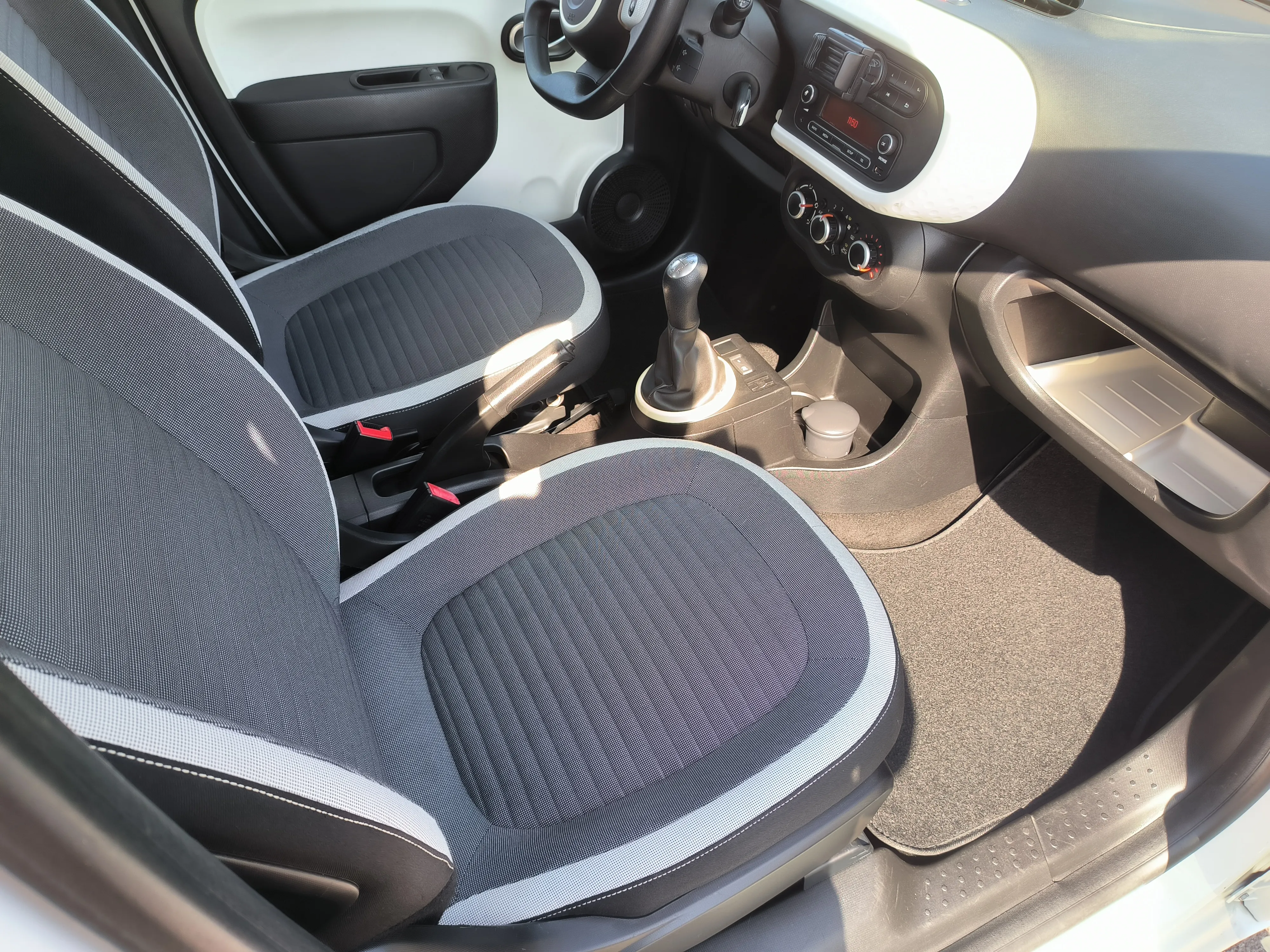 renault twingo 1.0 sce, dynamique, servisna, jamstvo, reg. 1 godinu - slika 13