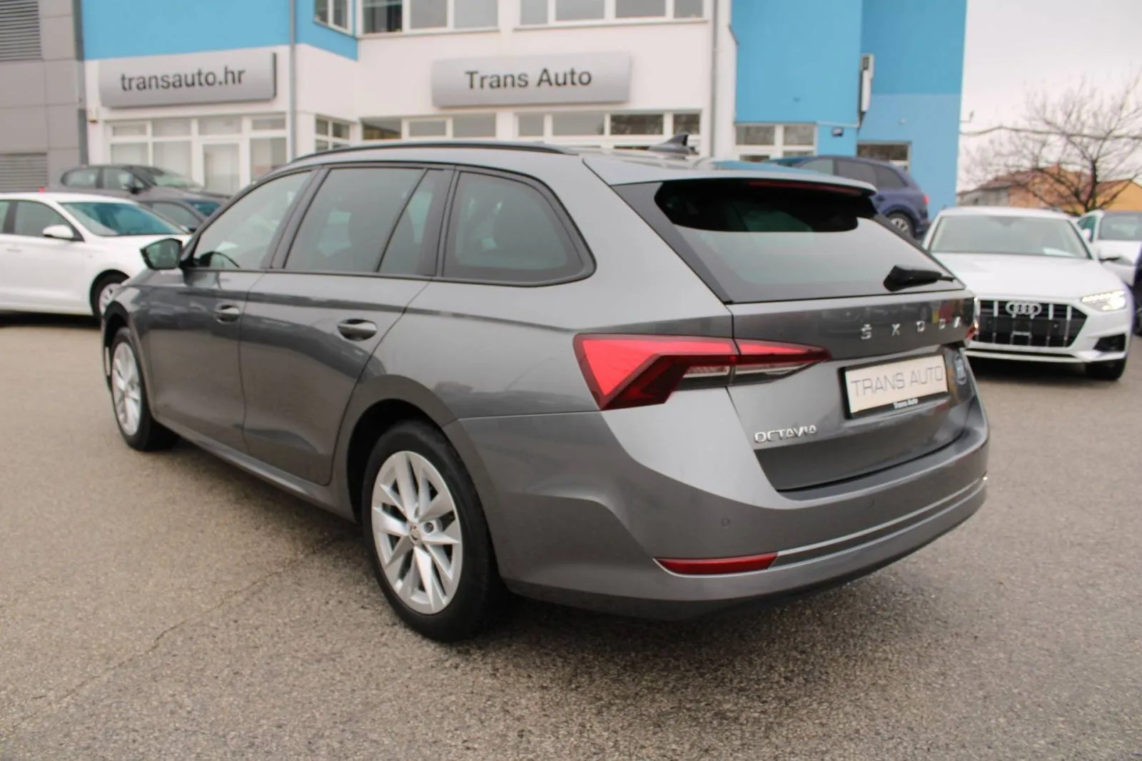 škoda octavia combi 2.0 tdi dsg 150ks *led, navigacija* - slika 7