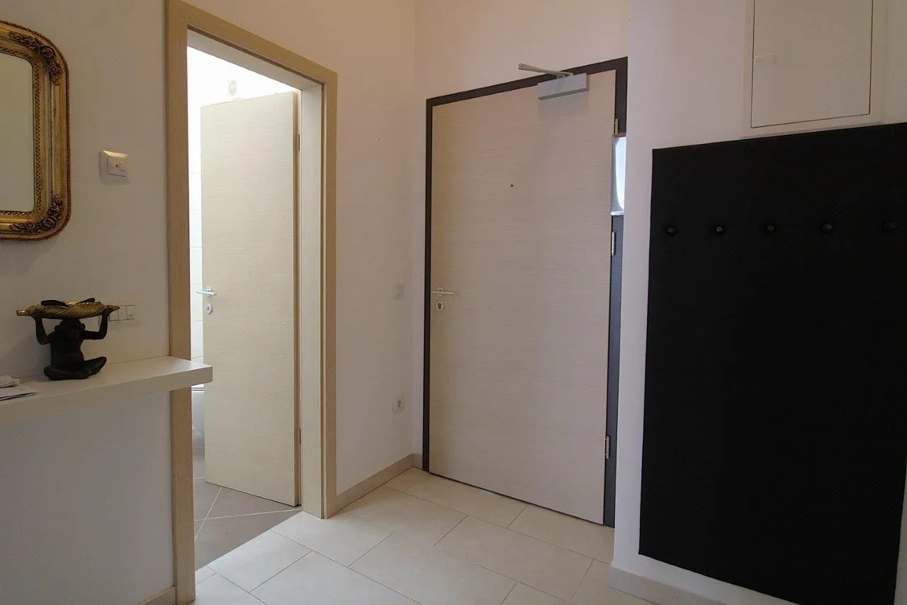 umag centar-stan na prodaji 30 m od plaže i mora (prodaja) - slika 10