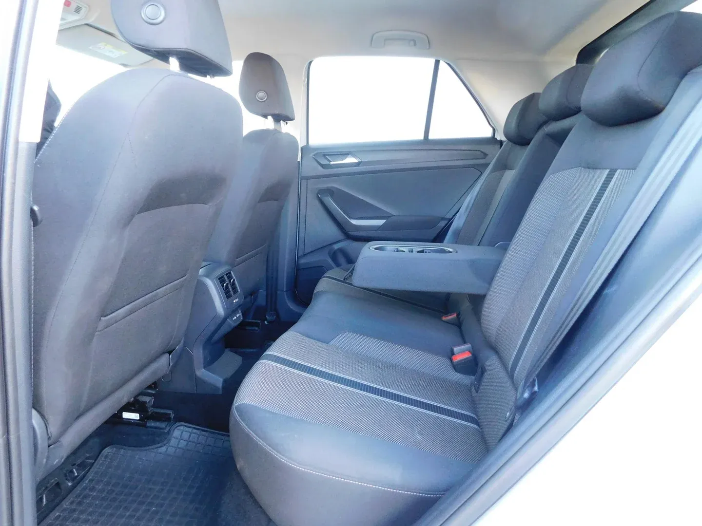 10673 volkswagen t-roc 1.0 tsi design - slika 10