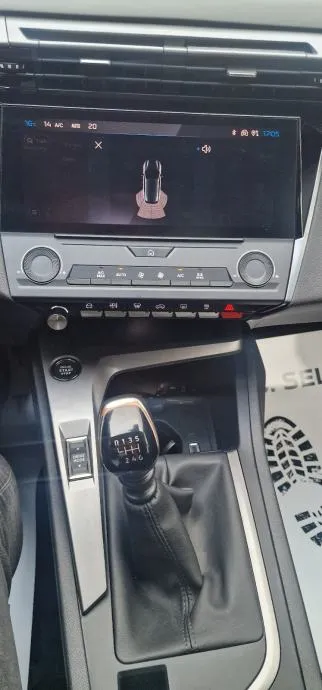 peugeot 308 hdi - 2022 - novi model - 130.000km - navi - reg 1 god !!! - slika 14