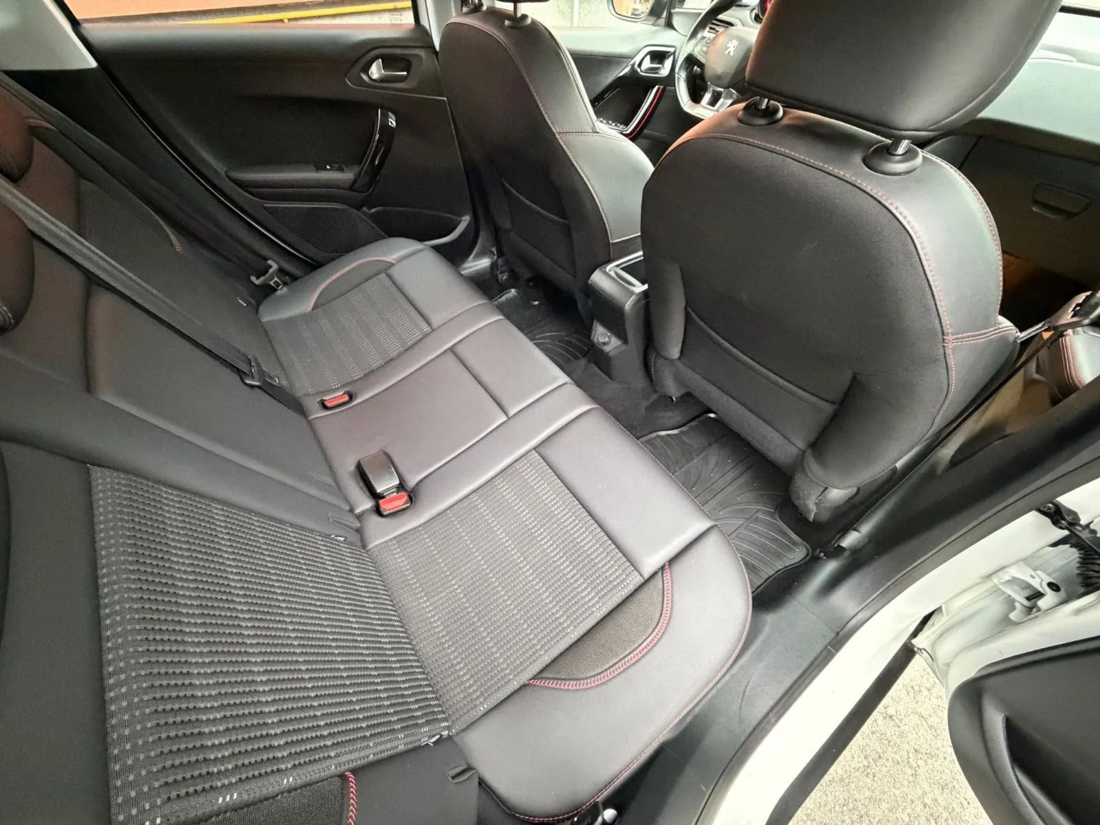 peugeot 2008 1.2 puretech •2018.g.•gt line•kamera•leasingbezučešća - slika 13