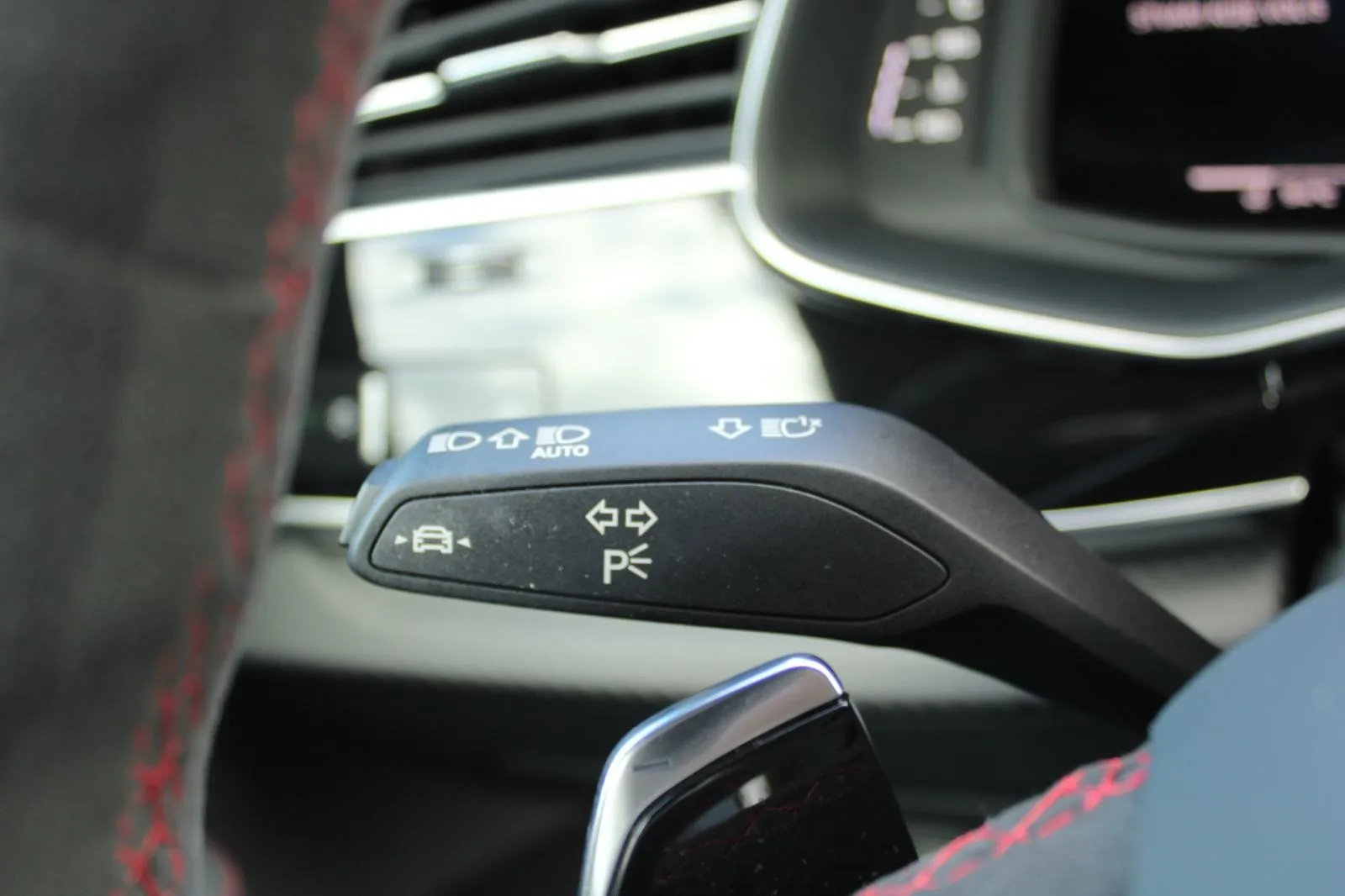 audi rsq8 4.0 tfsi quattro performance - slika 22