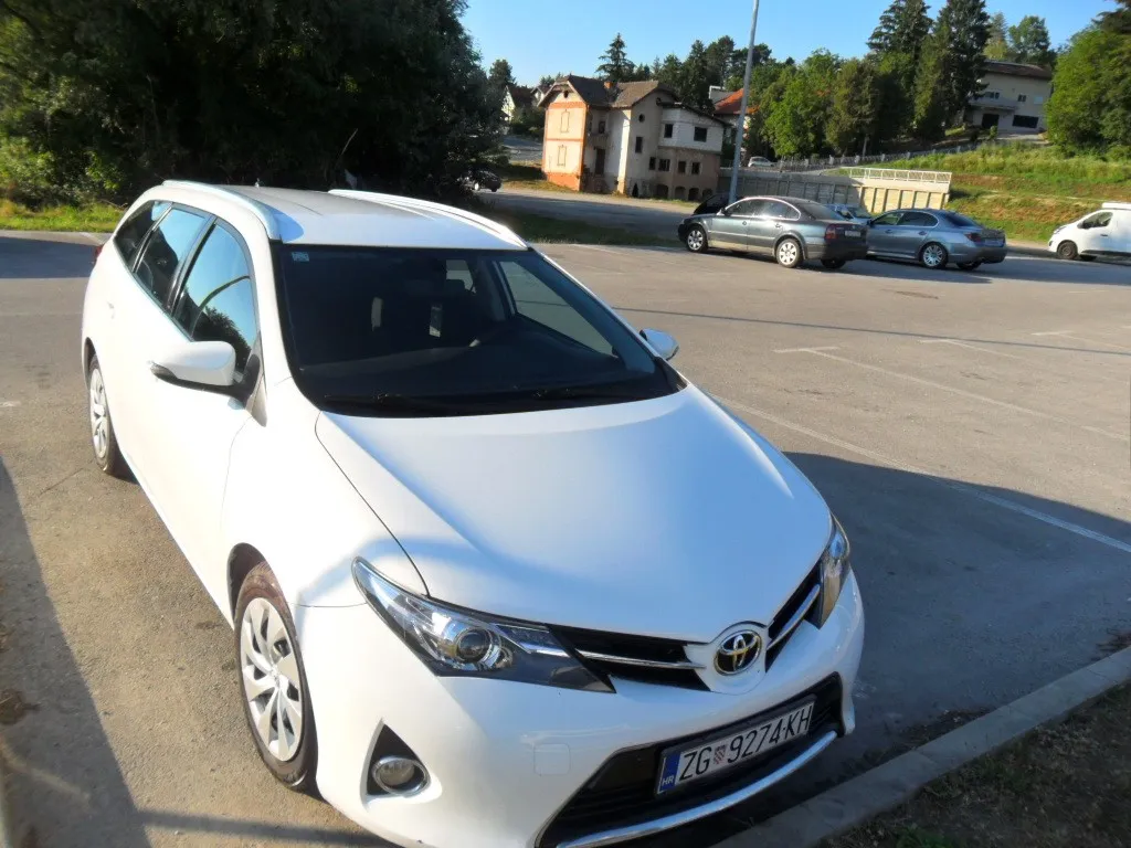 toyota auris 1.4 d 2015g. - slika 3