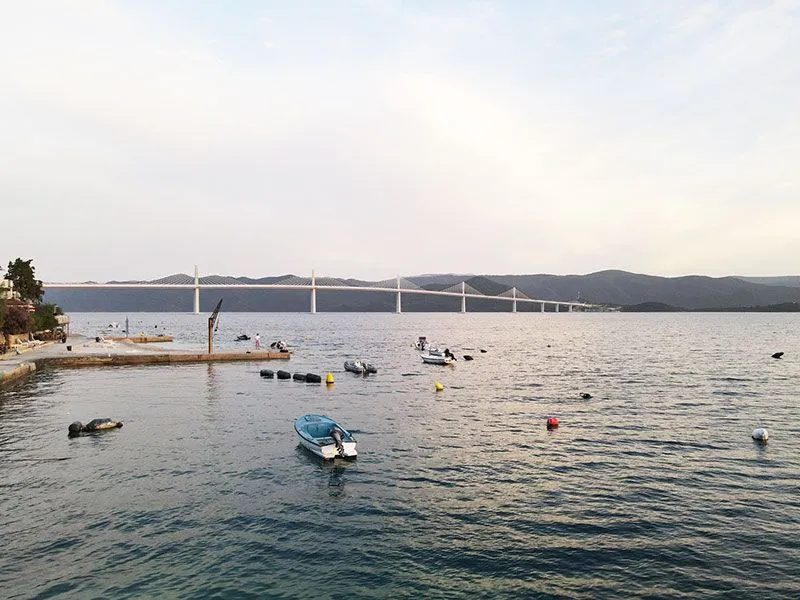 turistički objekt sa šest apartmana - komarna (dubrovačko-neretvanska županija) - slika 17